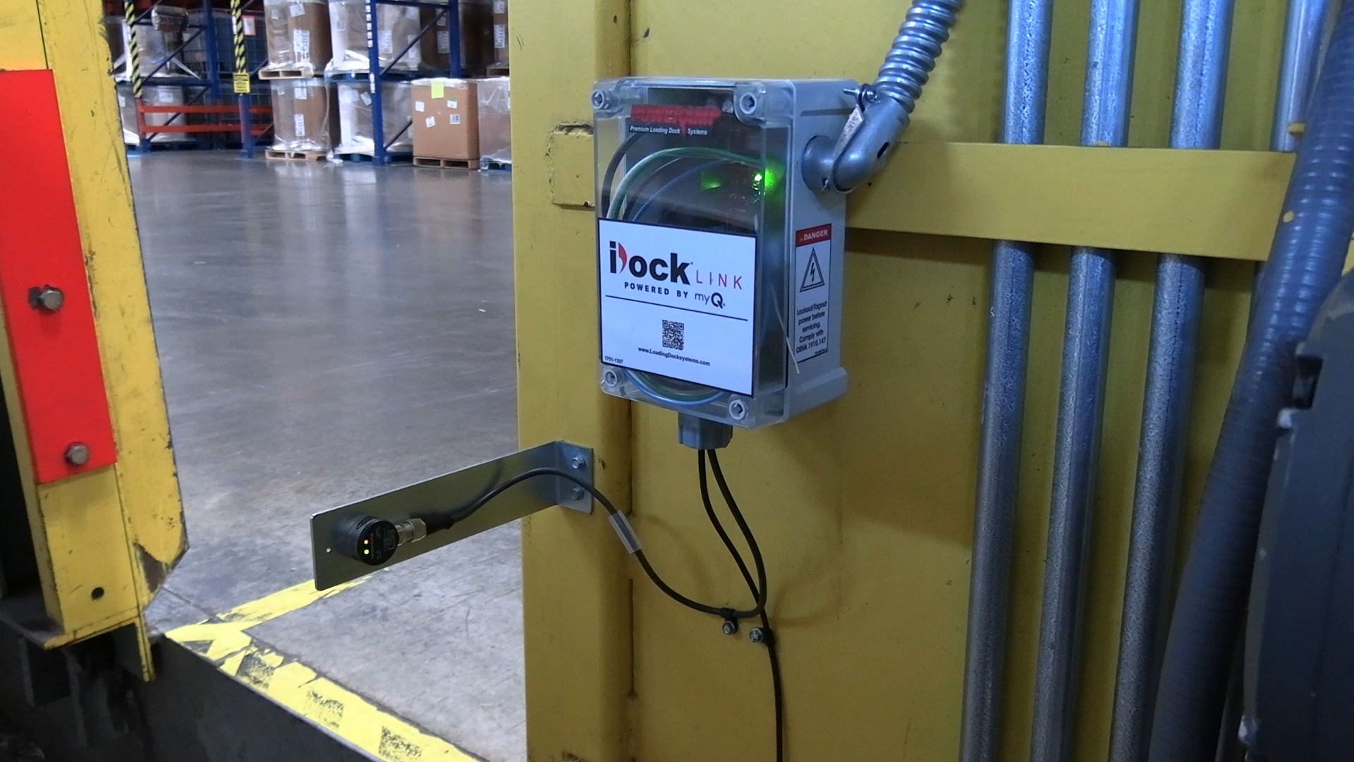 Mounted iDock Link with wires